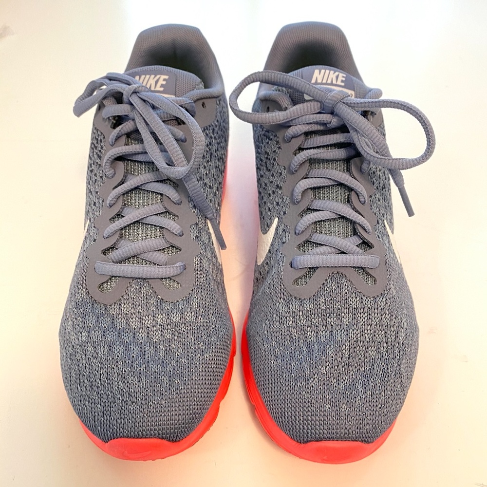 Nike Women's Air Max Sequent 2 Running Shoe